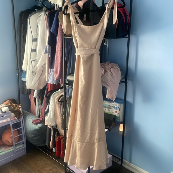 Dresses & Skirts - Beige/ champagne midi bridesmaids dress